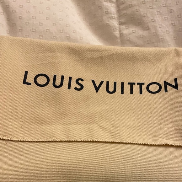 Louis Vuitton Toiletry 26 - Picture 2 of 8